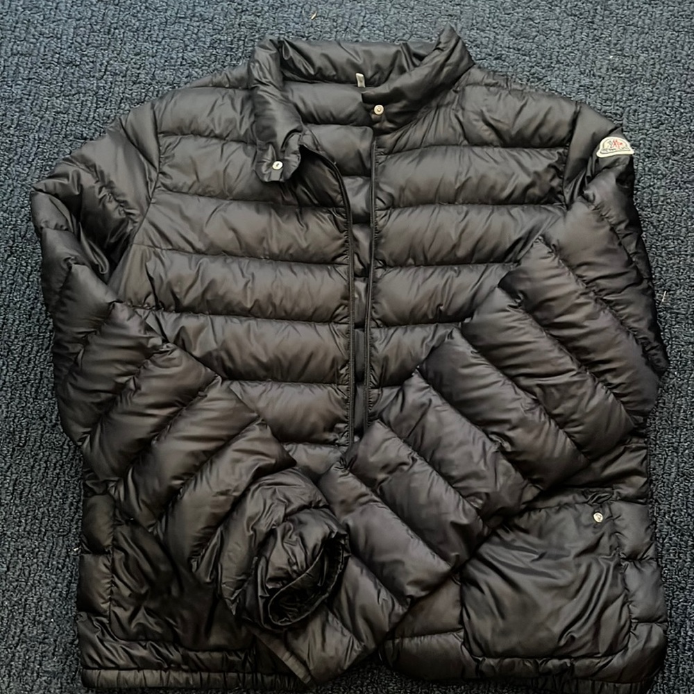 mint condition moncler